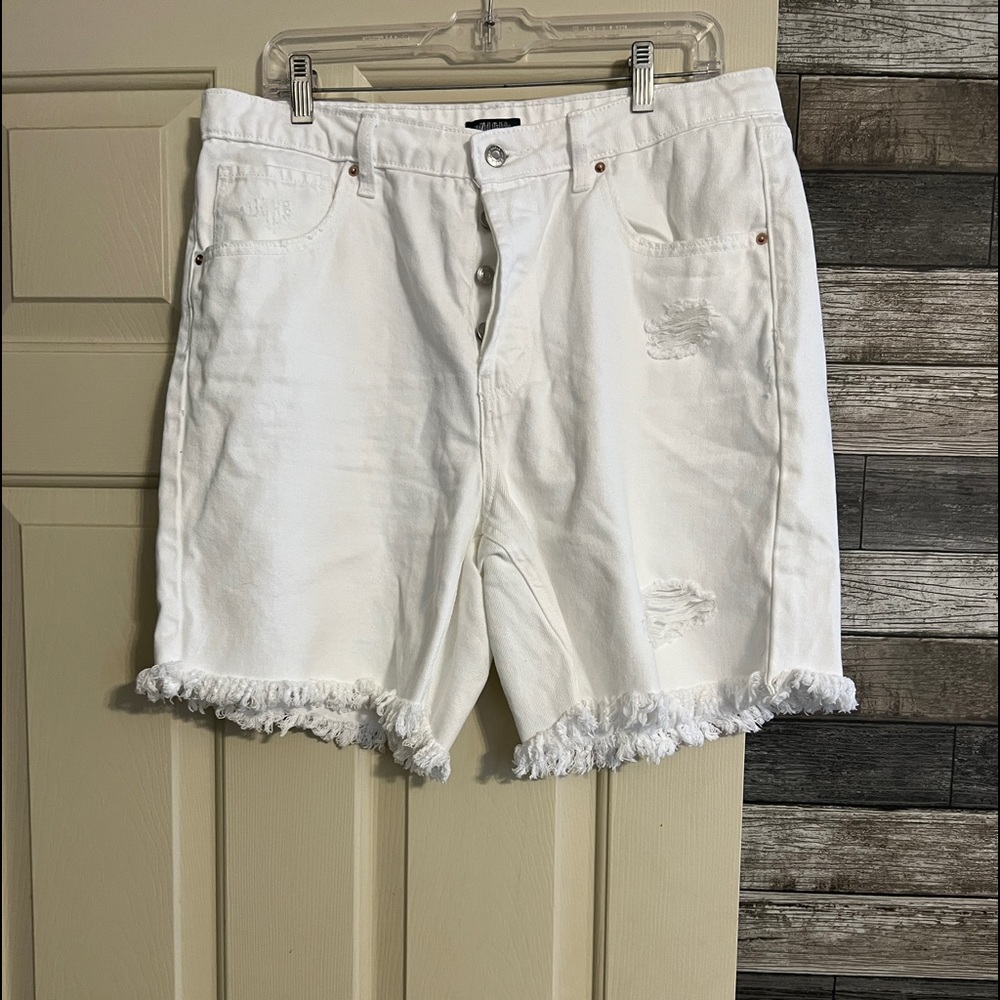 Wild Fable distressed shorts